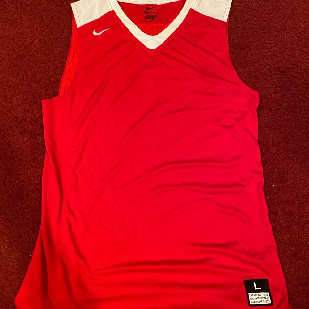 ✨ Nike cutoff shirt